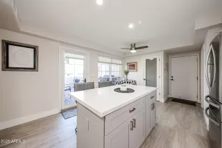 Photo #4: 6917433 Listing