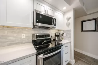 Photo #5: 6917433 Listing