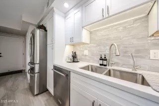 Photo #6: 6917433 Listing