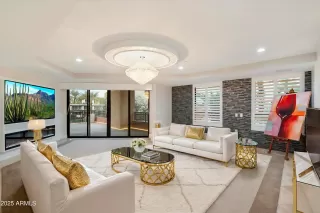 Photo #6: 6917530 Listing