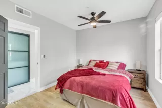 Photo #6: 6917832 Listing