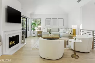 Photo #1: 6917904 Listing 