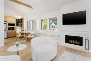 Photo #6: 6917904 Listing 