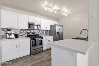 Photo #2: 6917925 Listing 