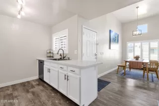 Photo #3: 6917925 Listing 