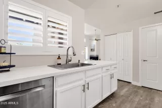 Photo #6: 6917925 Listing 