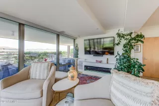 Photo #1: 6917988 Listing