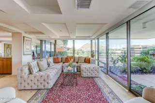 Photo #3: 6917988 Listing