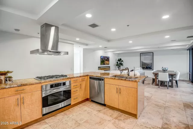 MLS: 6917990 Condo For Sale