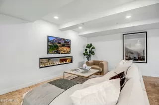 Photo #4: 6917990 Listing