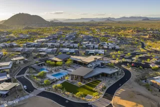 Photo #2: 6918093 Listing