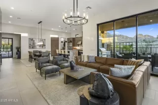 Photo #4: 6918093 Listing