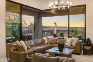 Photo #6: 6918093 Listing