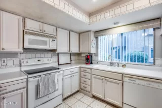 Photo #6: 6918257 Listing 