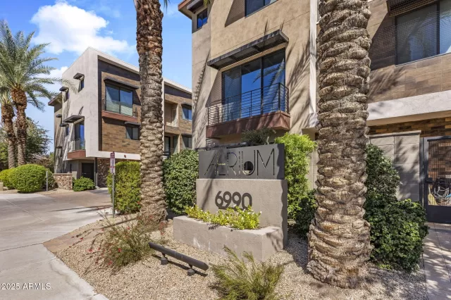 MLS: 6918522 Condo For Sale