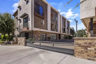 Photo #1: 6918522 Listing