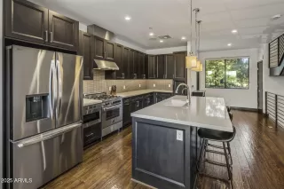 Photo #3: 6918522 Listing