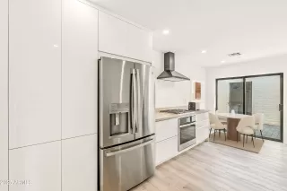 Photo #2: 6918536 Listing 