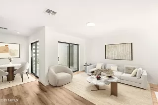 Photo #3: 6918536 Listing 