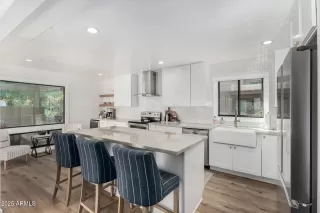 Photo #2: 6918648 Listing