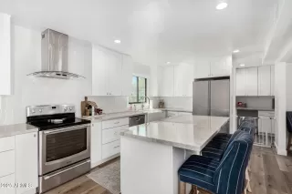 Photo #4: 6918648 Listing