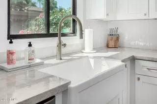 Photo #6: 6918648 Listing