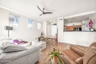 Photo #2: 6918860 Listing