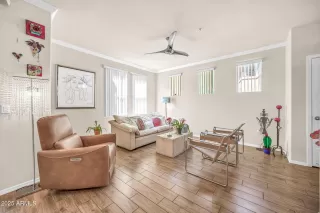 Photo #3: 6918860 Listing