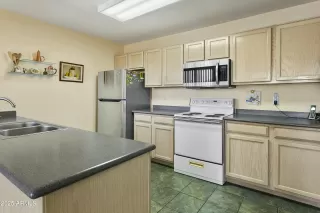 Photo #2: 6918940 Listing