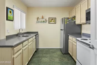 Photo #4: 6918940 Listing