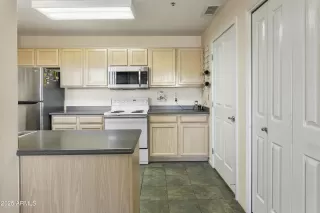 Photo #6: 6918940 Listing