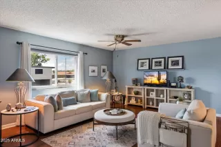 Photo #3: 6918989 Listing