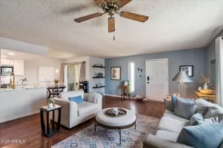 Photo #4: 6918989 Listing