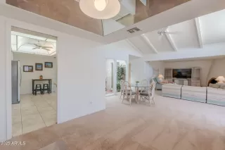 Photo #5: 6919037 Listing