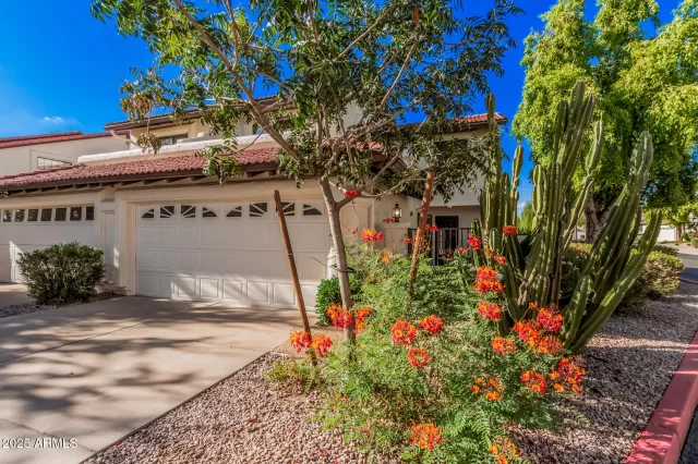 MLS: 6919042 Condo For Sale