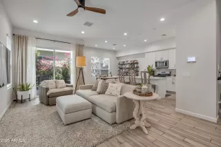 Photo #6: 6919049 Listing 