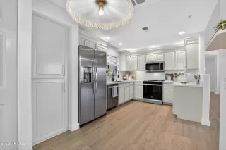 Photo #1: 6919169 Listing