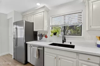 Photo #3: 6919169 Listing