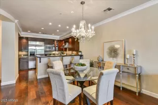 Photo #3: 6919338 Listing