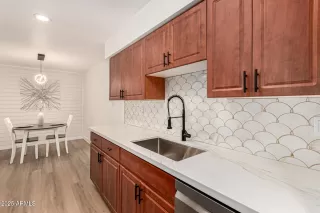 Photo #3: 6919461 Listing