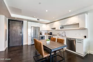 Photo #1: 6919698 Listing