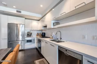 Photo #2: 6919698 Listing