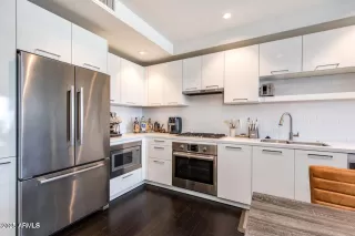 Photo #3: 6919698 Listing