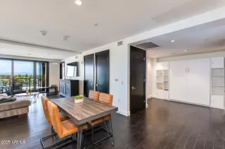 Photo #4: 6919698 Listing