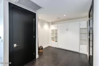 Photo #6: 6919698 Listing