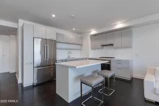 Photo #2: 6919699 Listing