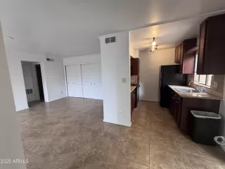 Photo #3: 6919771 Listing