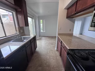 Photo #5: 6919771 Listing