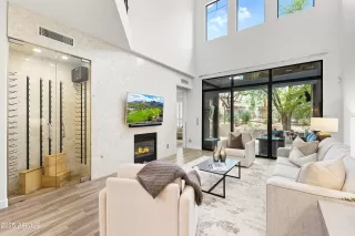 Photo #5: 6919894 Listing