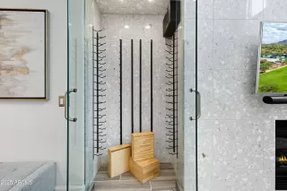 Photo #6: 6919894 Listing